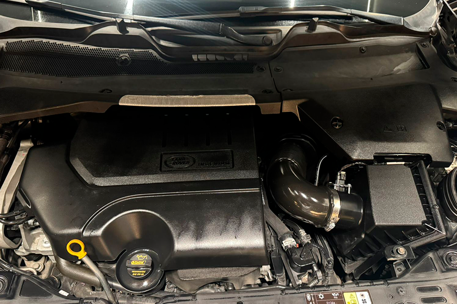 Range Rover Evoque P300 R-Dynamic HSE